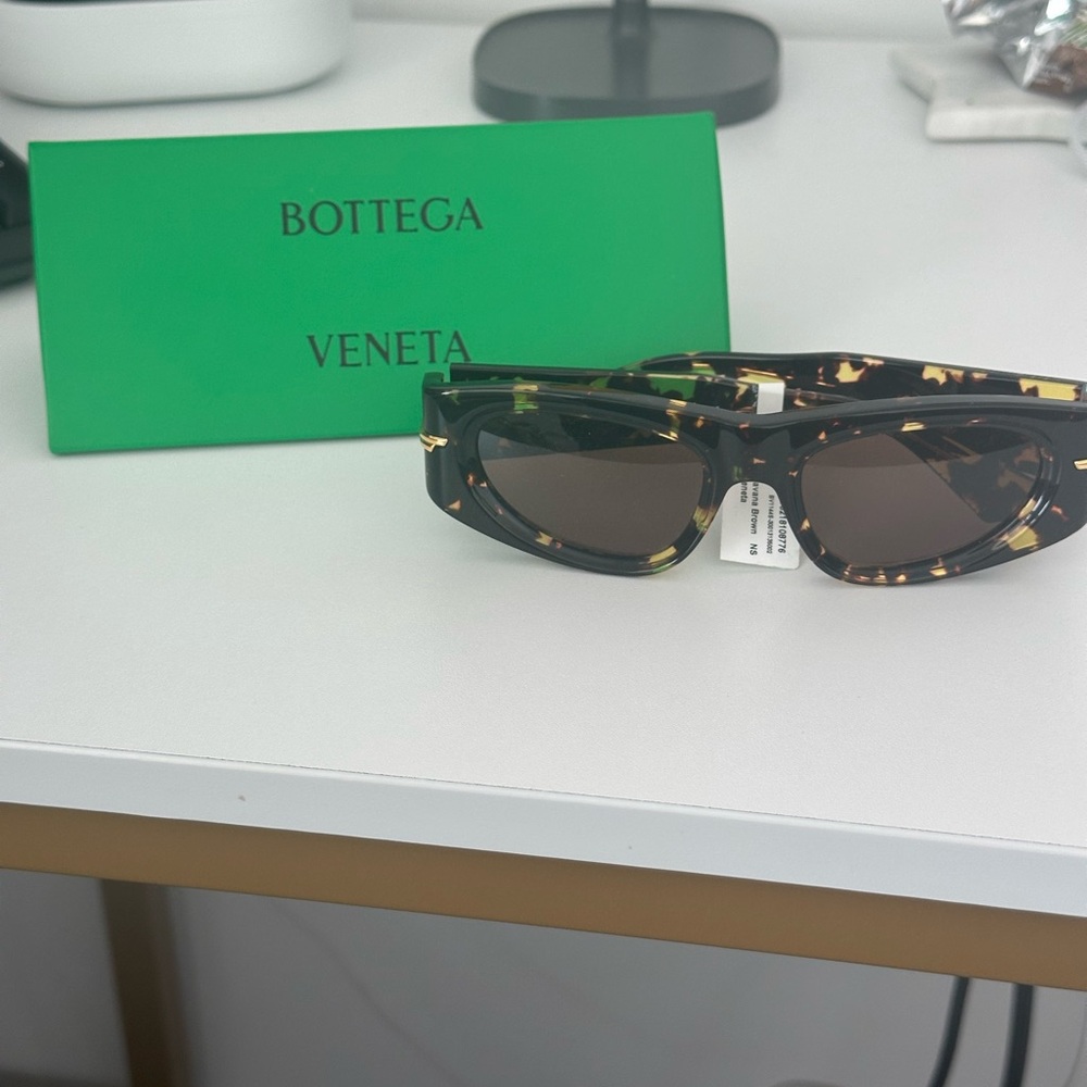 Bottega Veneta Brown Tortoise Sunglasses